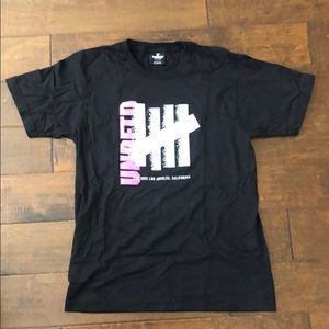 UNDEFEATED T-SHIRT | sz:MEDIUM |